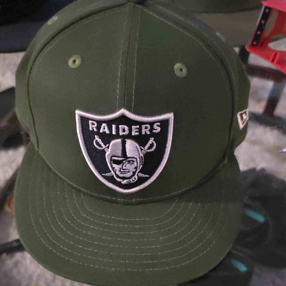 Green Raiders Fitted Cap 7 3/8 (715)